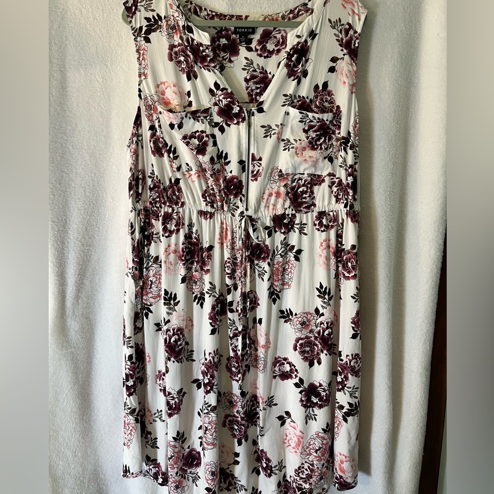 Torrid Floral Sleeveless Dress in perfect condition